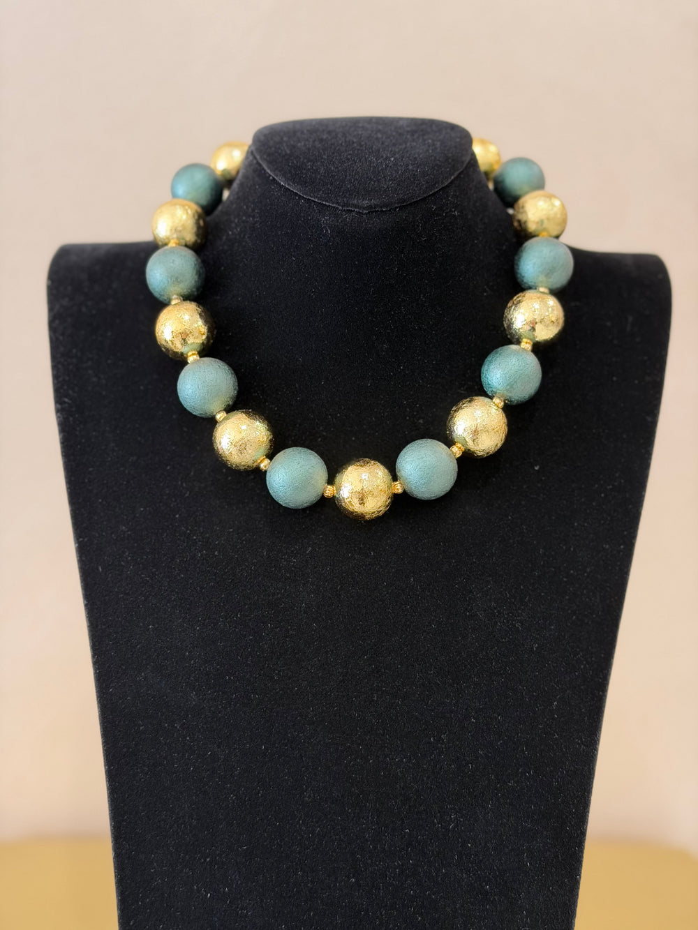 Collar Bolas Bicolor