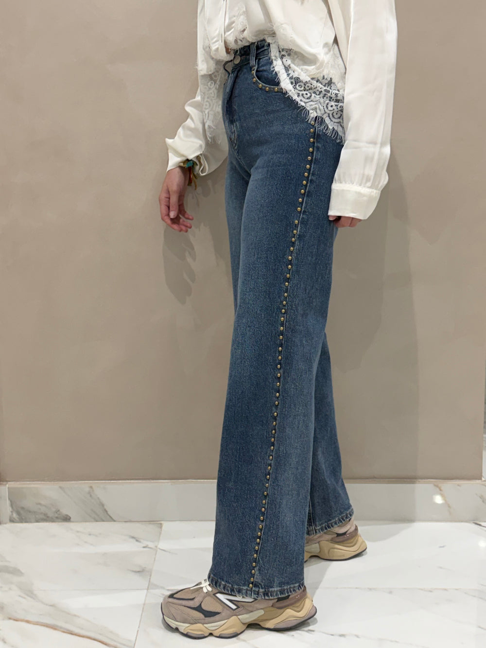 Jeans Tachas Doradas