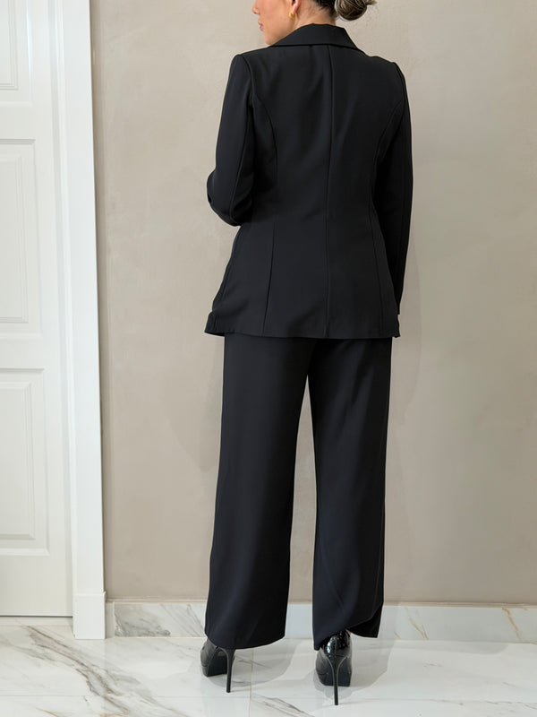 Traje Atado Nudo