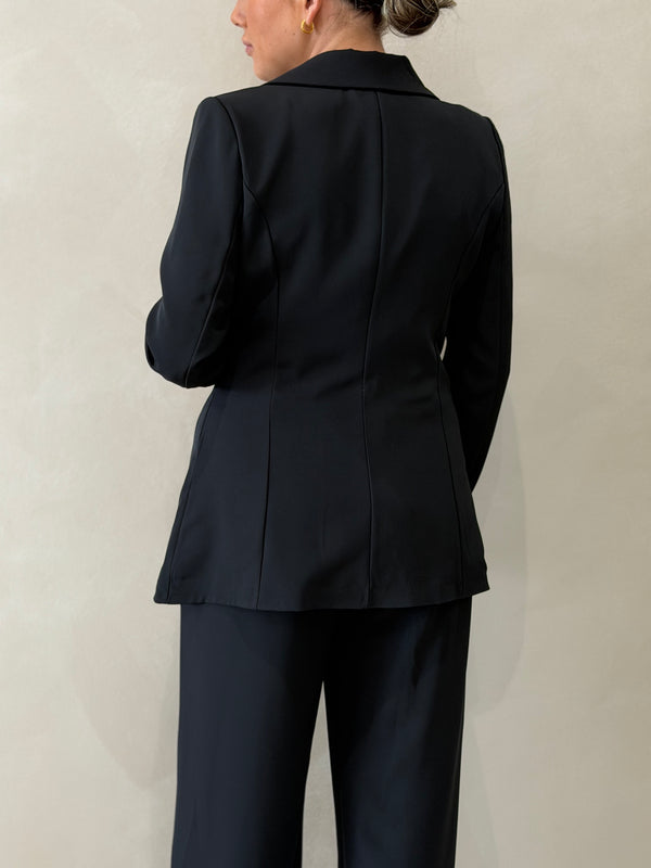 Traje Atado Nudo
