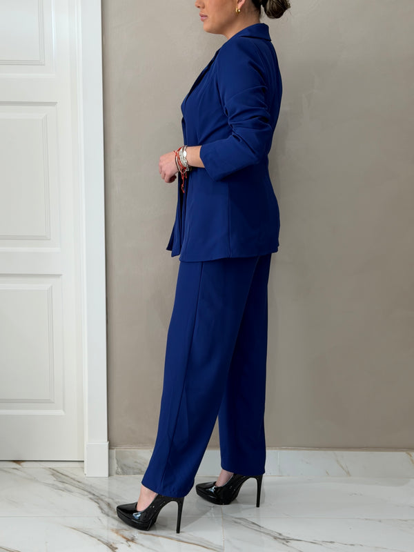 Traje Atado Nudo