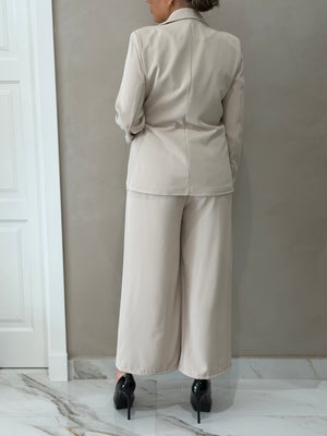 Traje Daniela