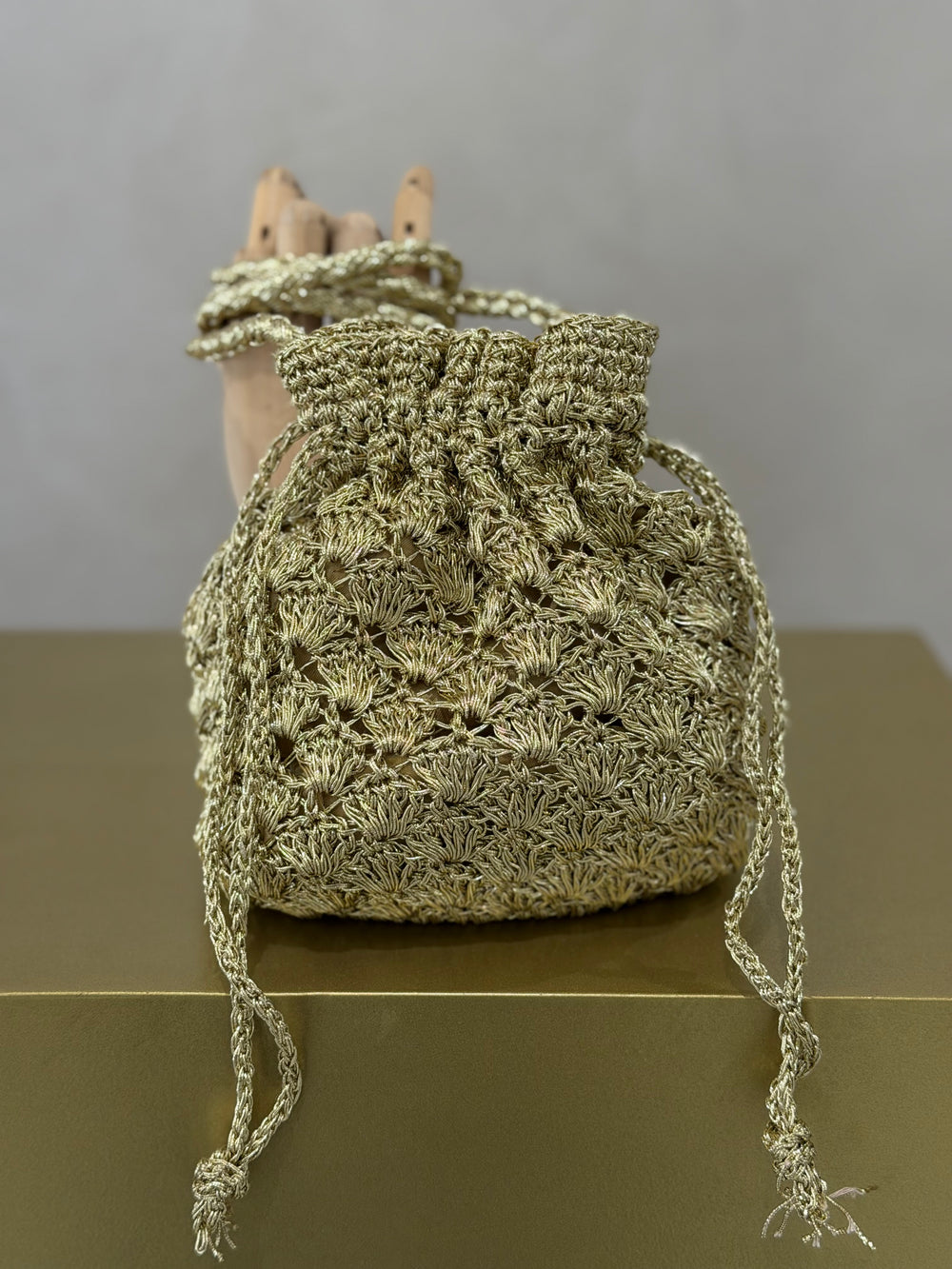 Bolso Bombonera Hilo Dorado